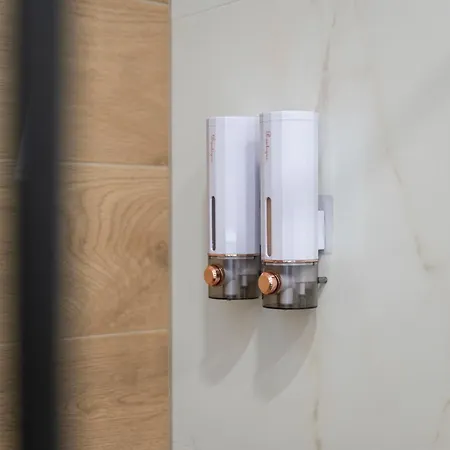 Bella - Free Parking-garage *