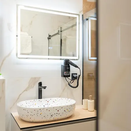 Bella - Free Parking-garage Apartman *