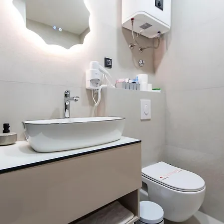 Bella - Garage Parking-additional Payment-2min From Apartment